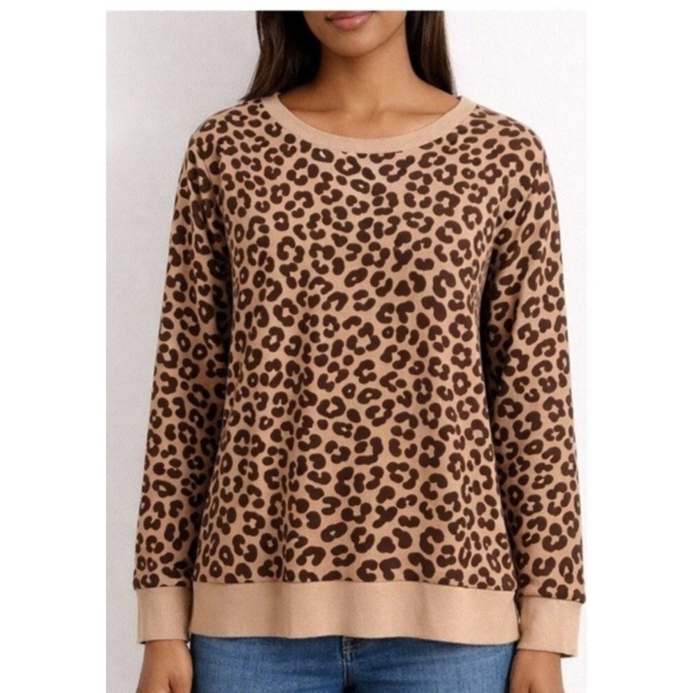 Talbots Women Medium Charismatic Cheetah Crewneck Sweatshirt Scalloped Trim Chic